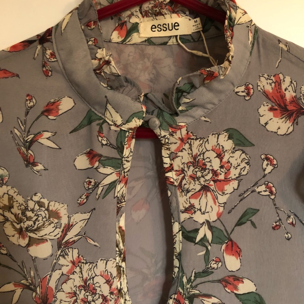 blouse - Picture 2 of 5